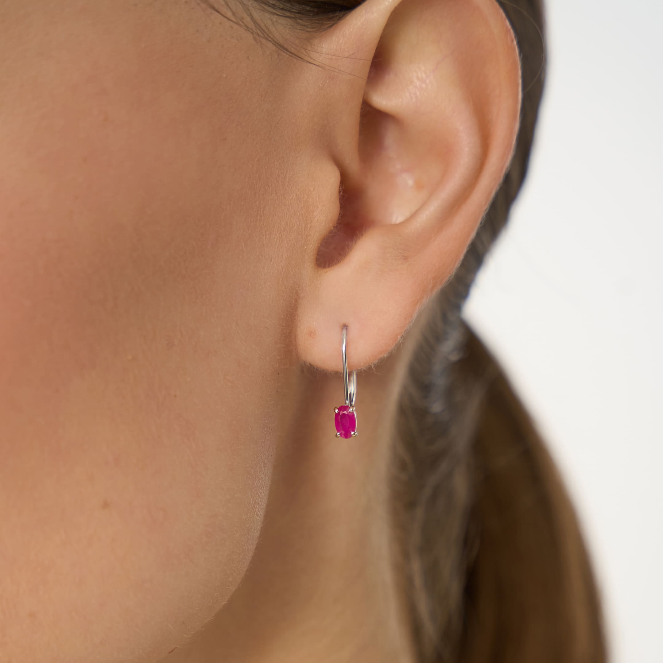 Серьги из белого золота с рубинами