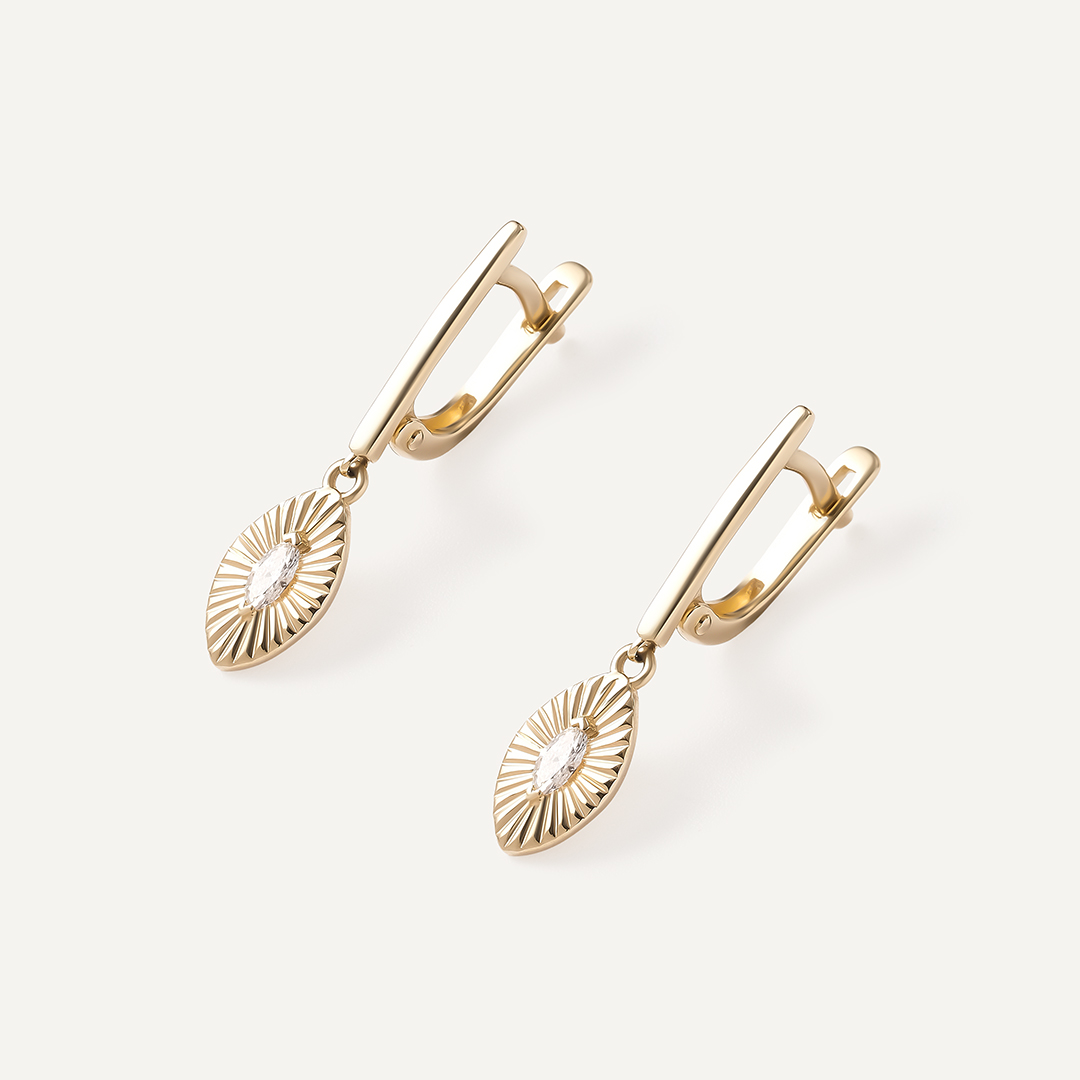 Серьги из желтого золота с бриллиантами