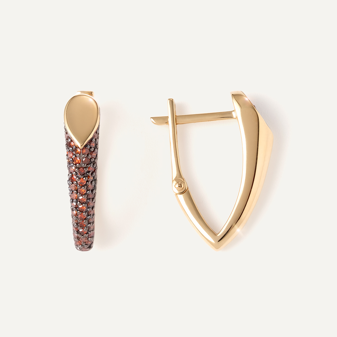 Серьги из желтого золота с оранжевыми бриллиантами