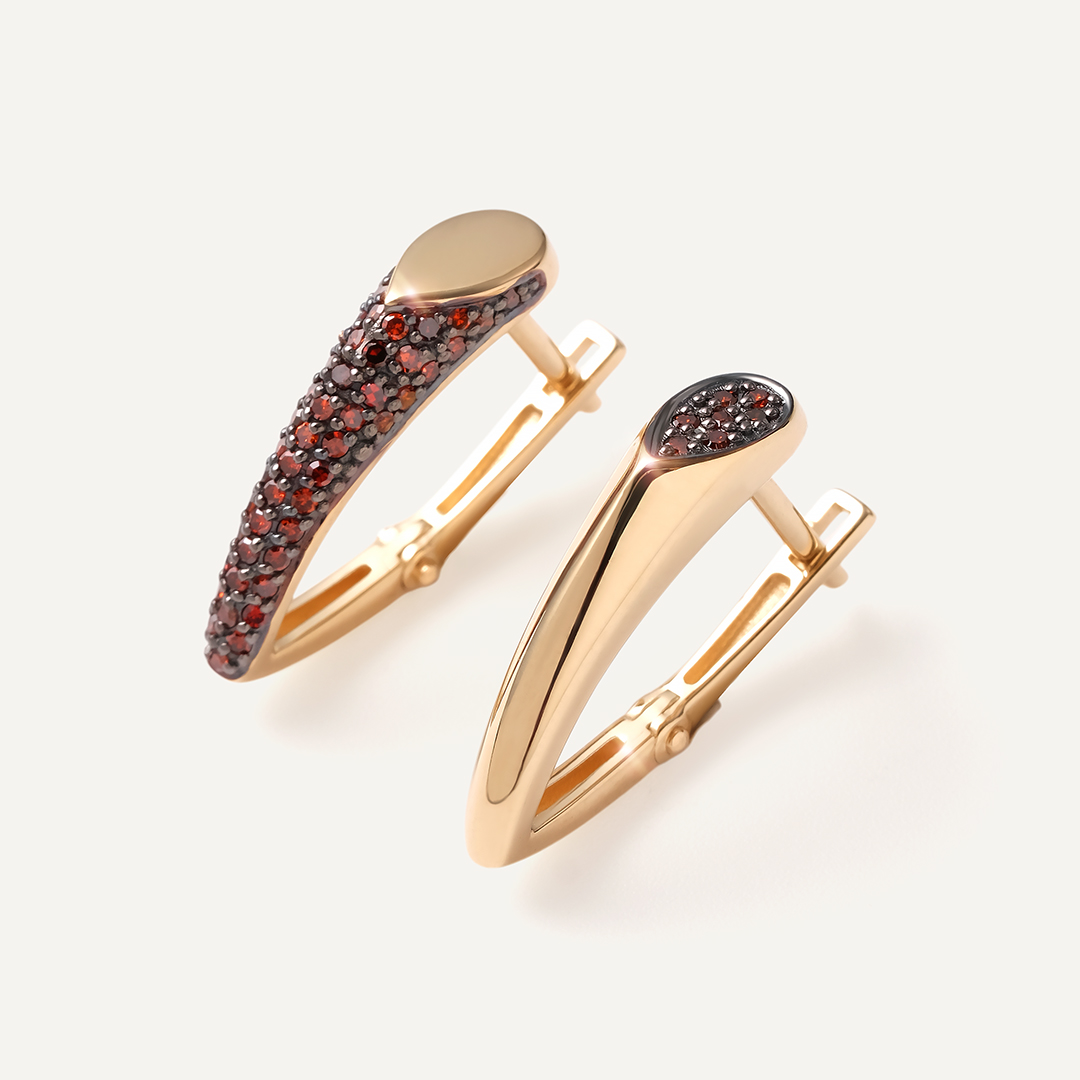 Серьги из желтого золота с оранжевыми бриллиантами