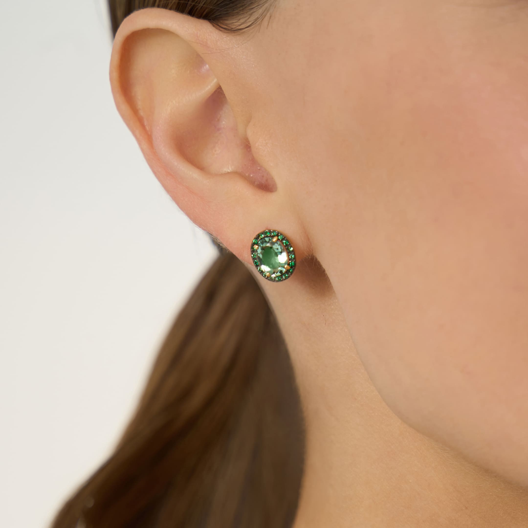 Серьги-пусеты из желтого золота с празиолитами