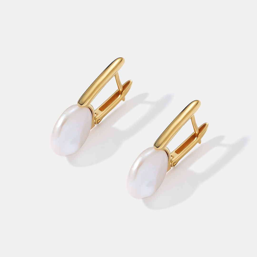 Серьги из желтого золота с жемчугом Кеши