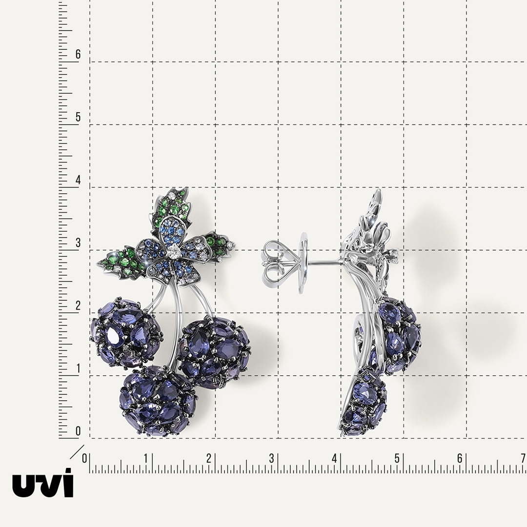 Серьги-пусеты из белого золота с иолитами, сапфирами и тсаворитами "Цветы"