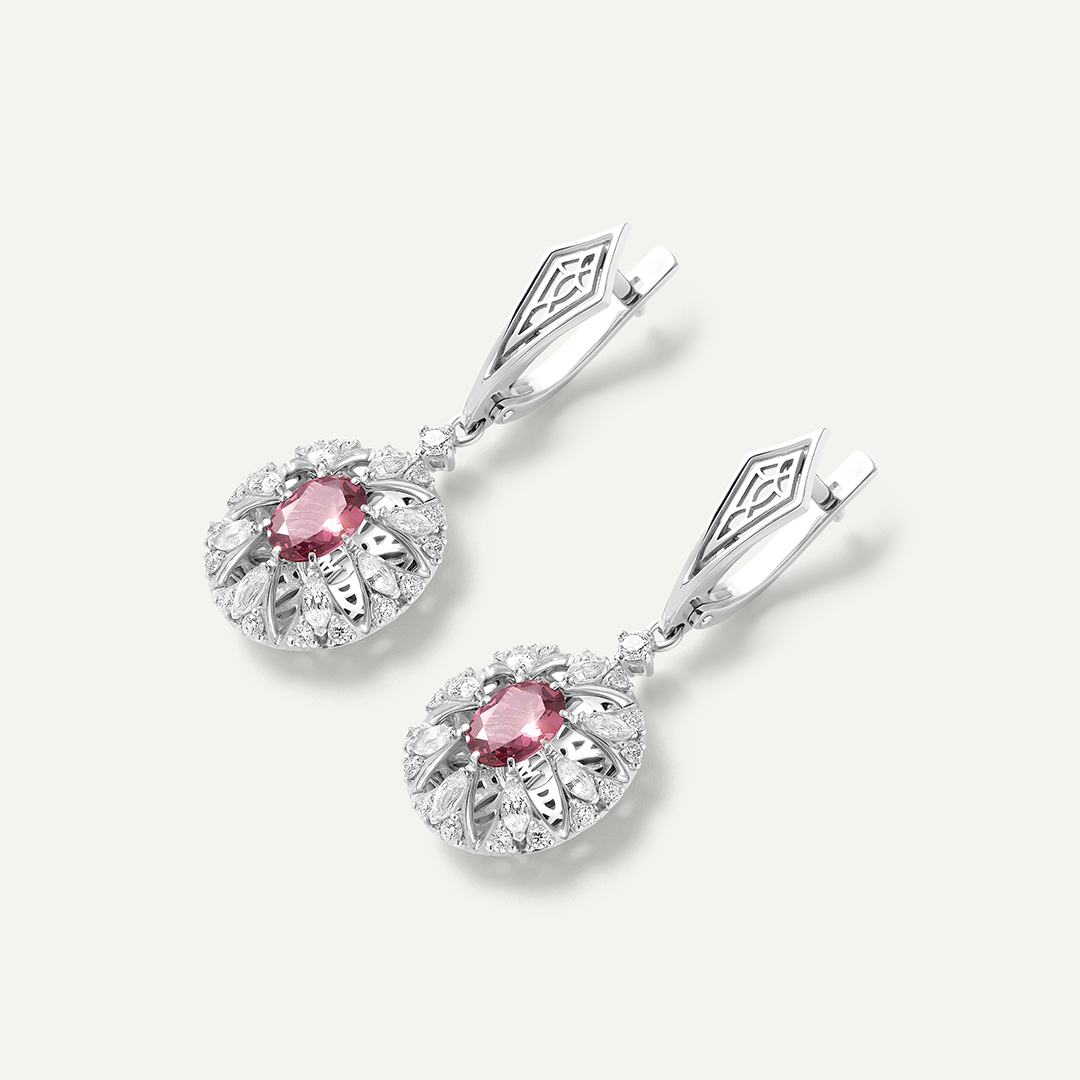 Серьги из белого золота со фиолетовой шпинелью