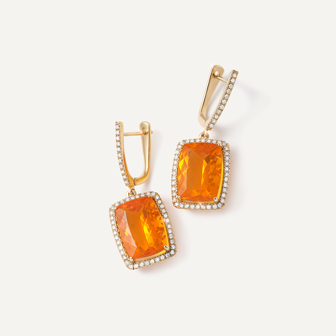 Серьги из желтого золота с огненными опалами