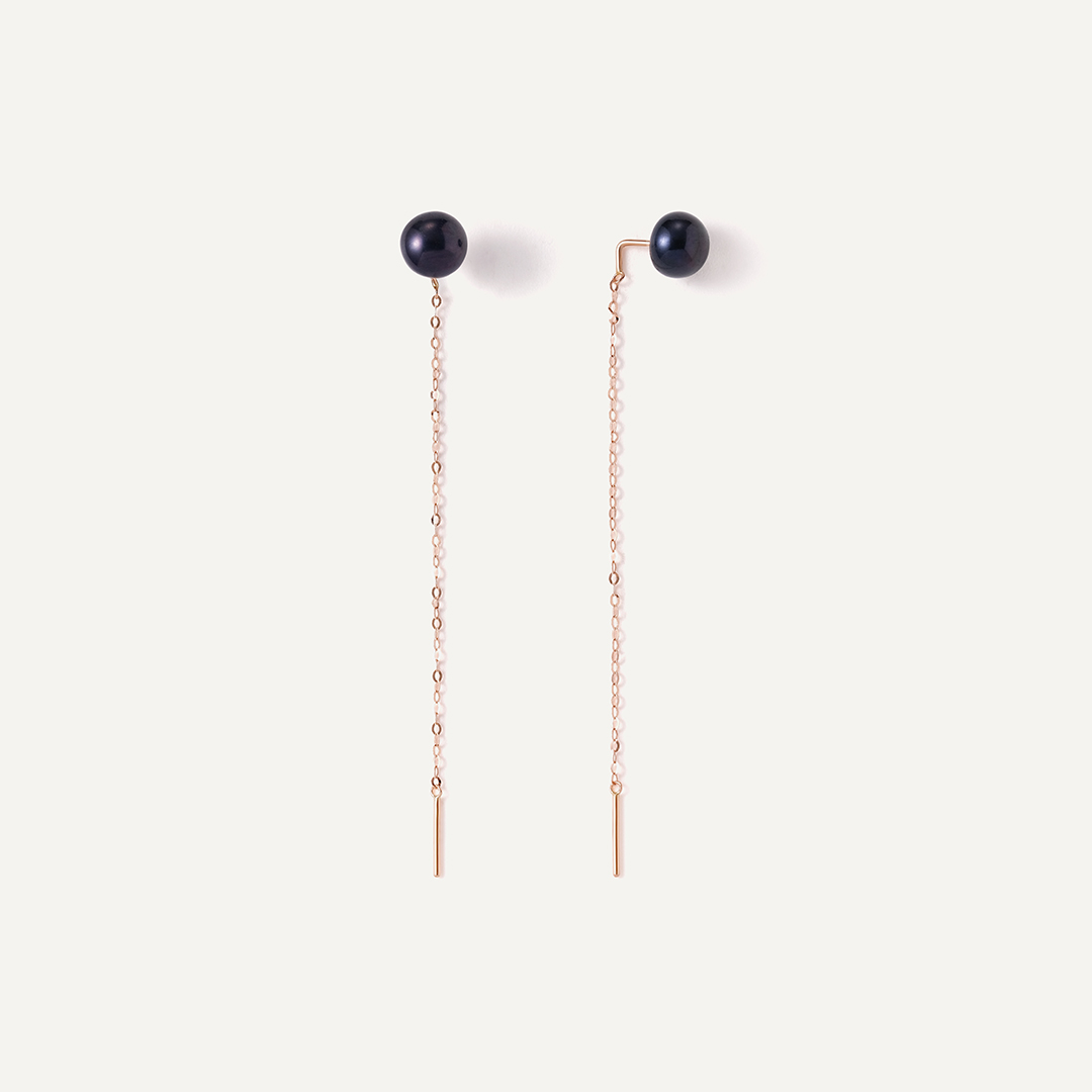 Серьги-протяжки из золота с черным жемчугом