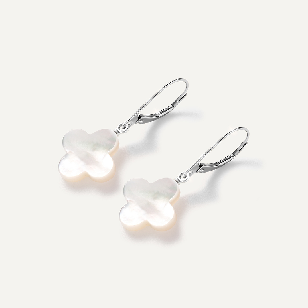 Серьги из белого золота с перламутром "Клевер"