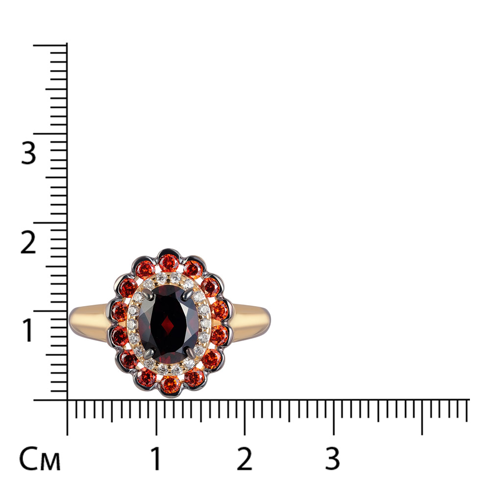 Серебряное кольцо 925 пробы; с чернением; вставки 1 Гранат; 14 Фианит красный; 18 Фианит бесцв.;