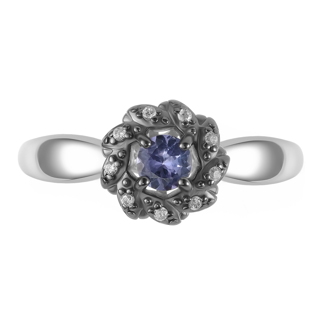 Серебряное кольцо 925 пробы; с чернением; вставки 1 Танзанит; 9 Фианит бесцв.;