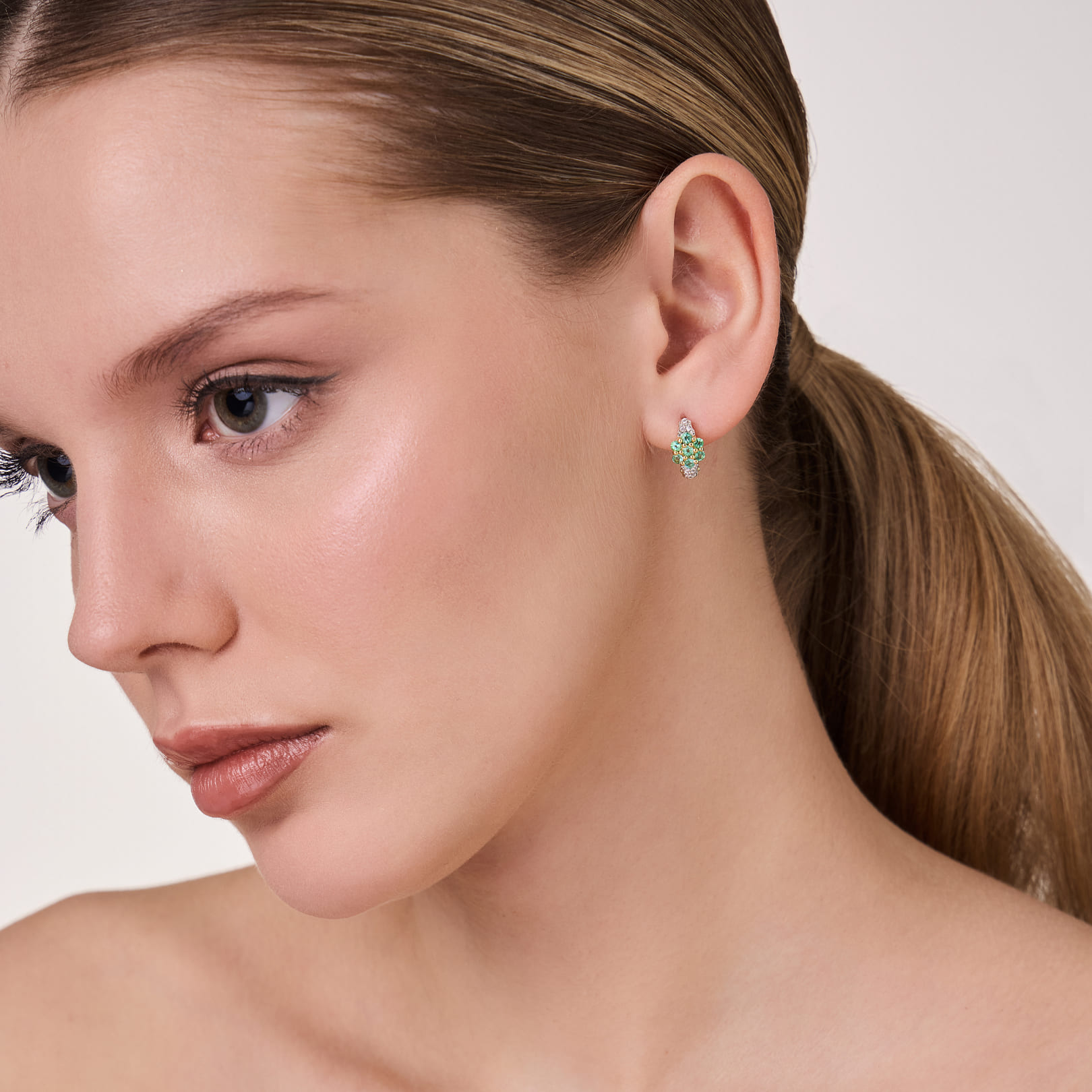 Серебряные серьги с изумрудами "Цветы"