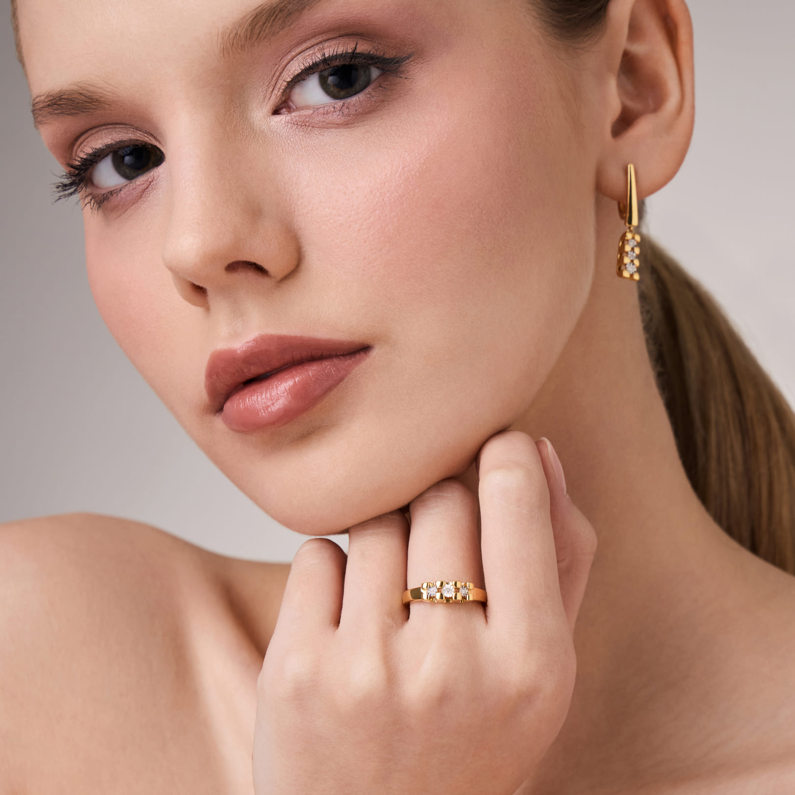 Серебряные серьги с бриллиантами