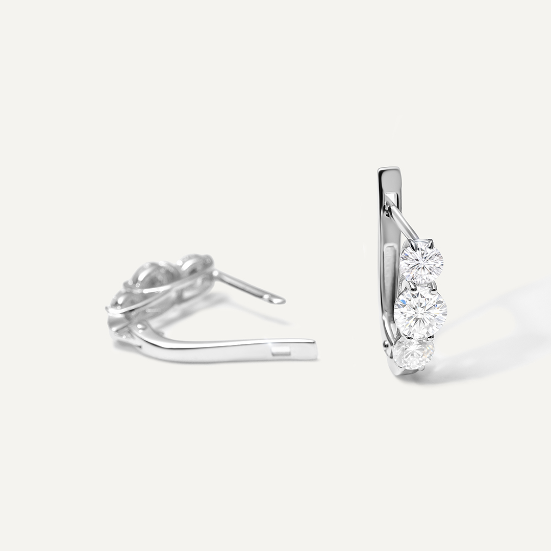 Серебряные серьги с муассанитами