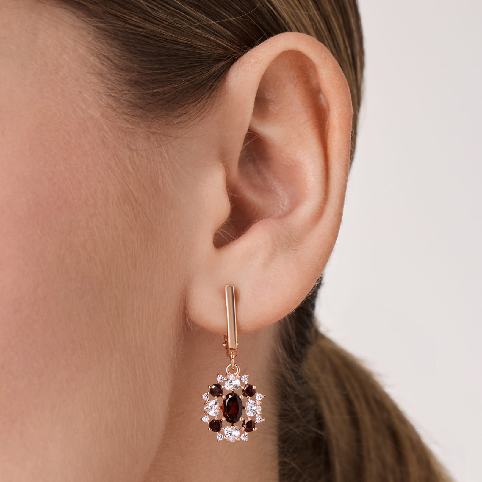 Серебряные серьги с гранатами