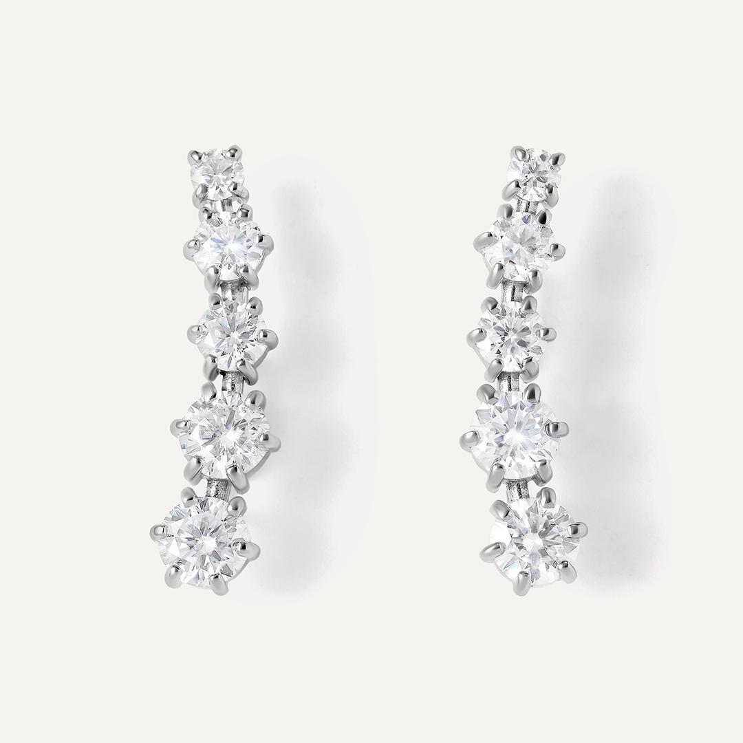 Серебряные серьги-каффы с муассанитами