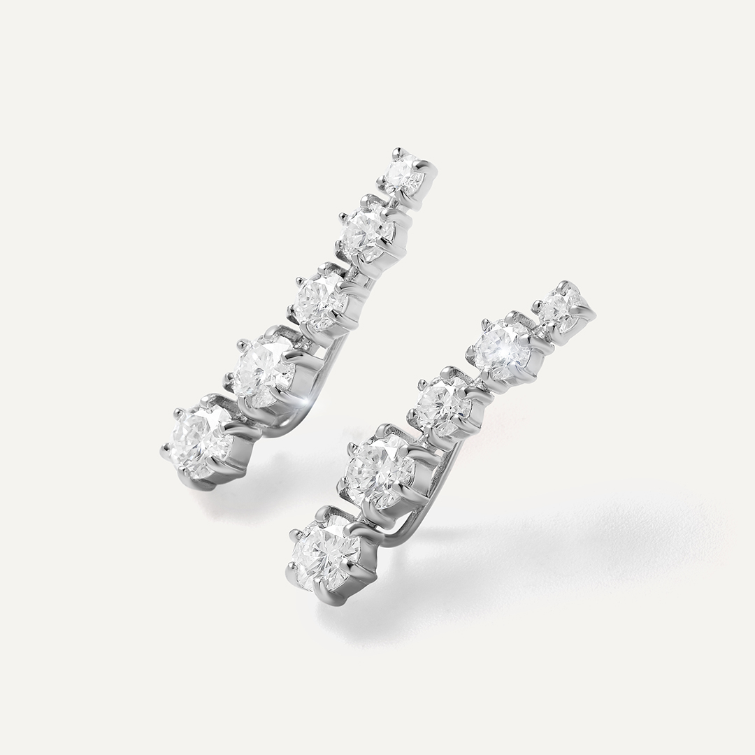 Серебряные серьги-каффы с муассанитами