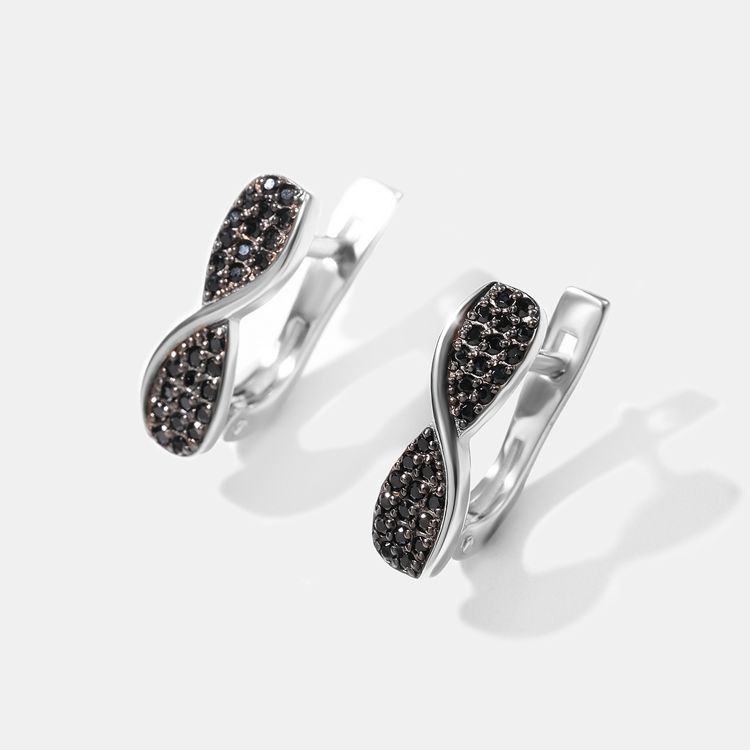 Серебряные серьги со шпинелью