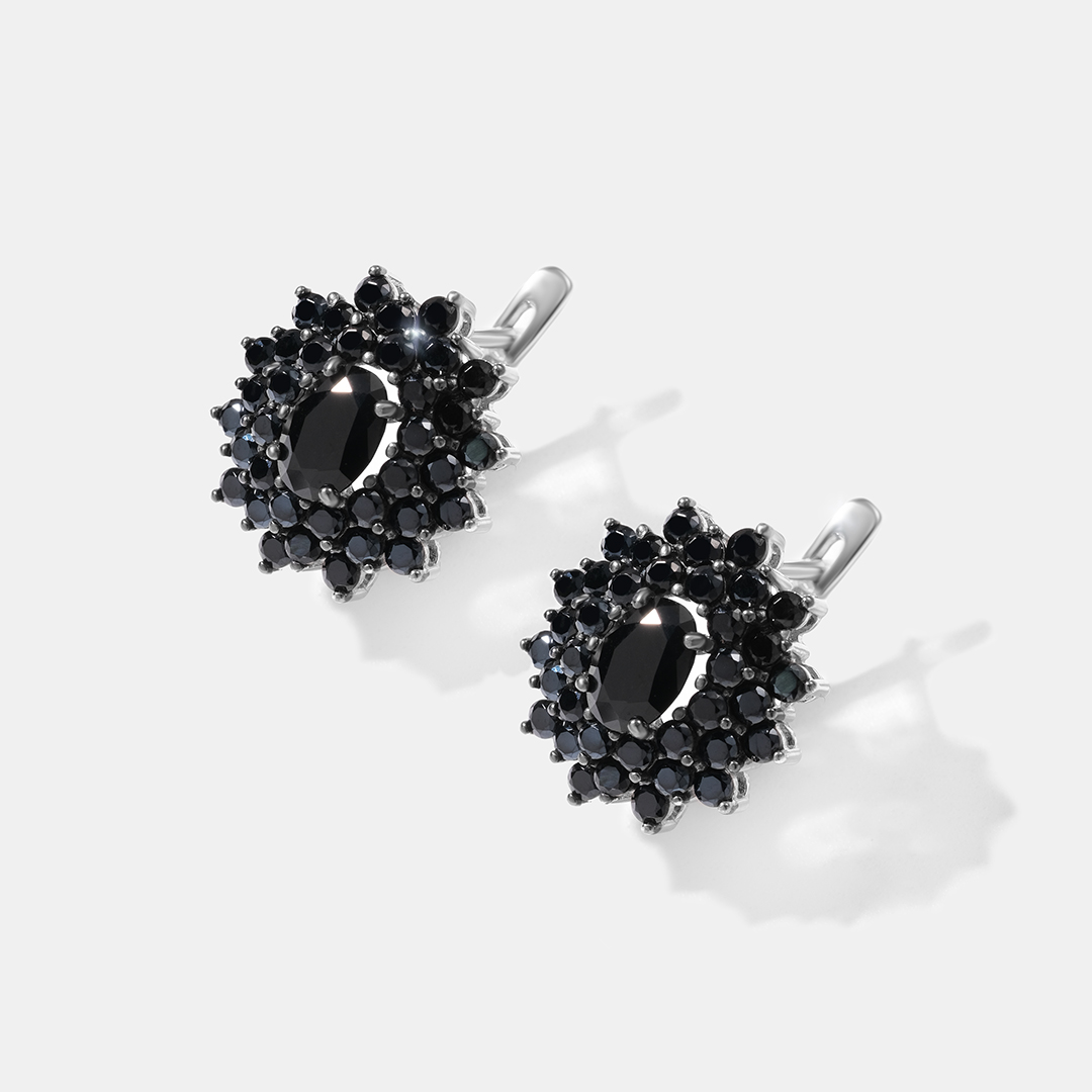 Серебряные серьги со шпинелью