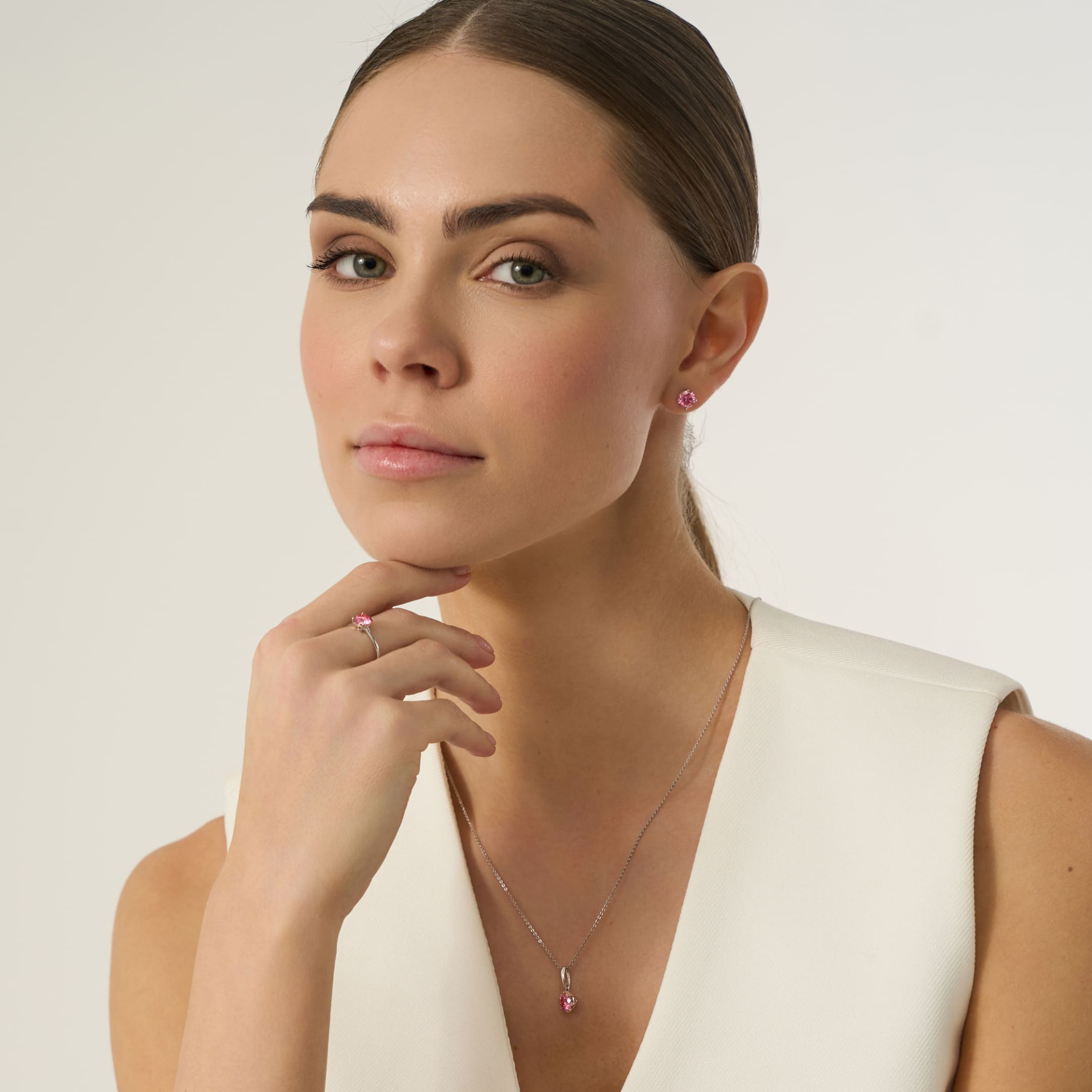 Серебряные серьги-пусеты с розовыми муассанитами