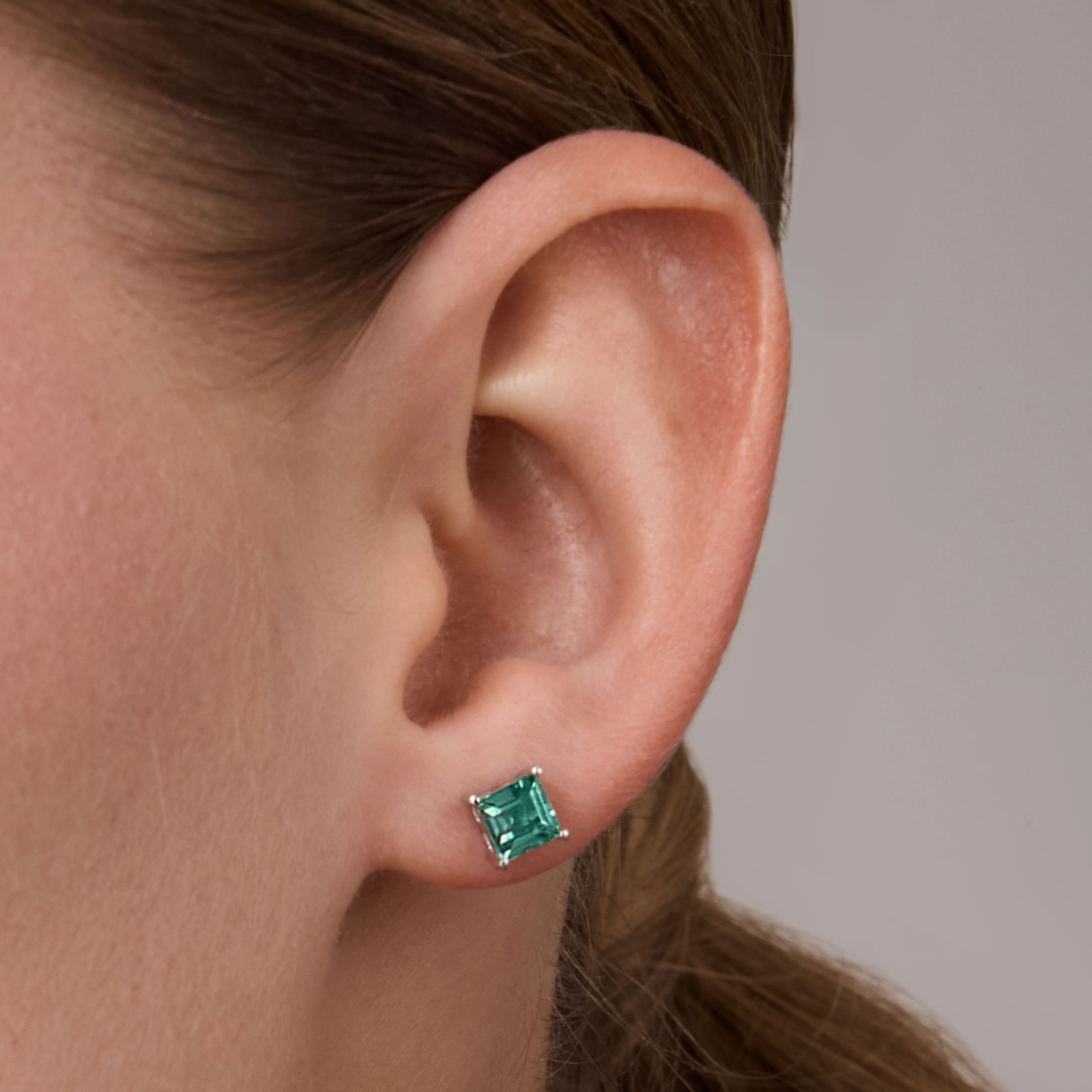 Серебряные серьги-пусеты с кианитами