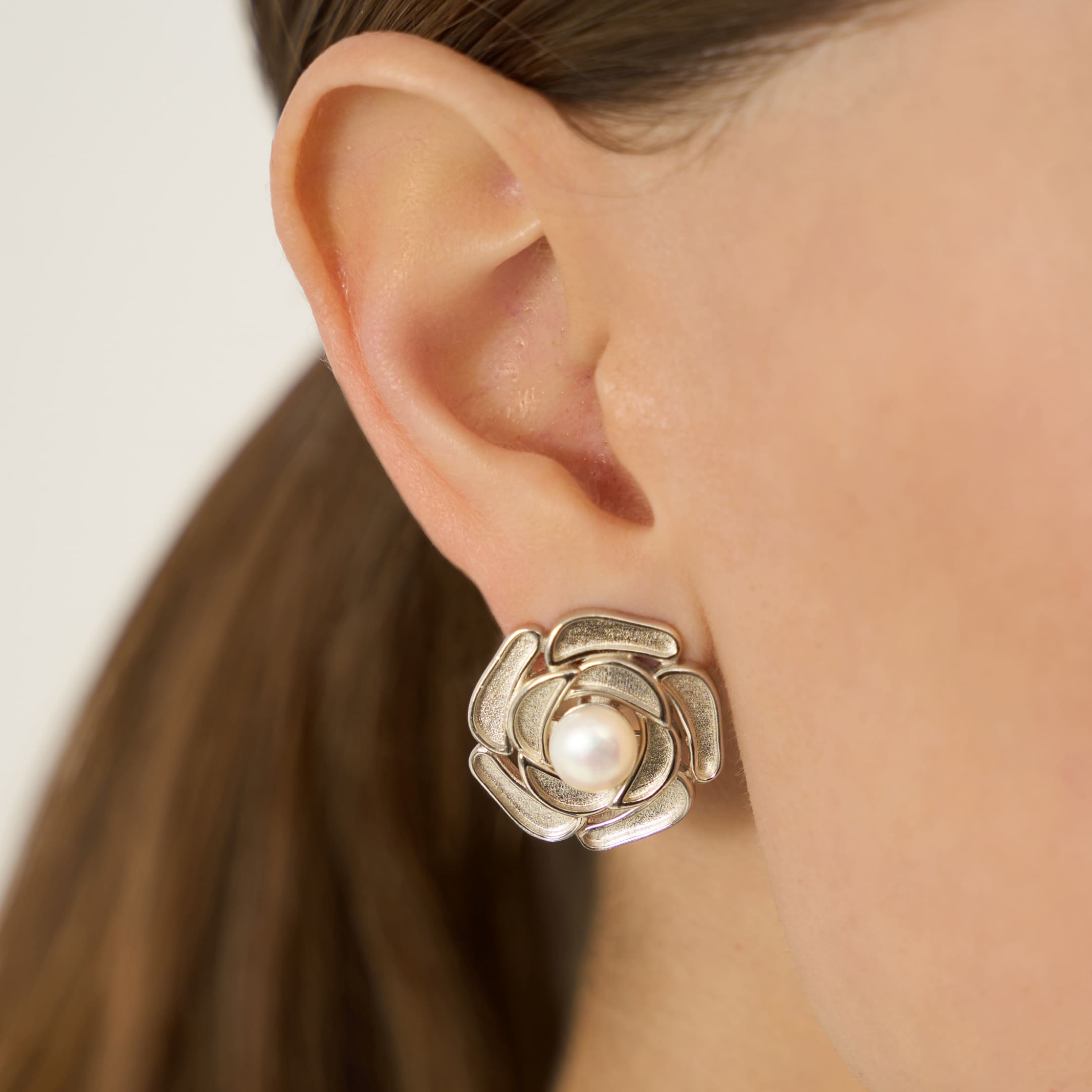 Серебряные серьги с жемчугом "Цветы"