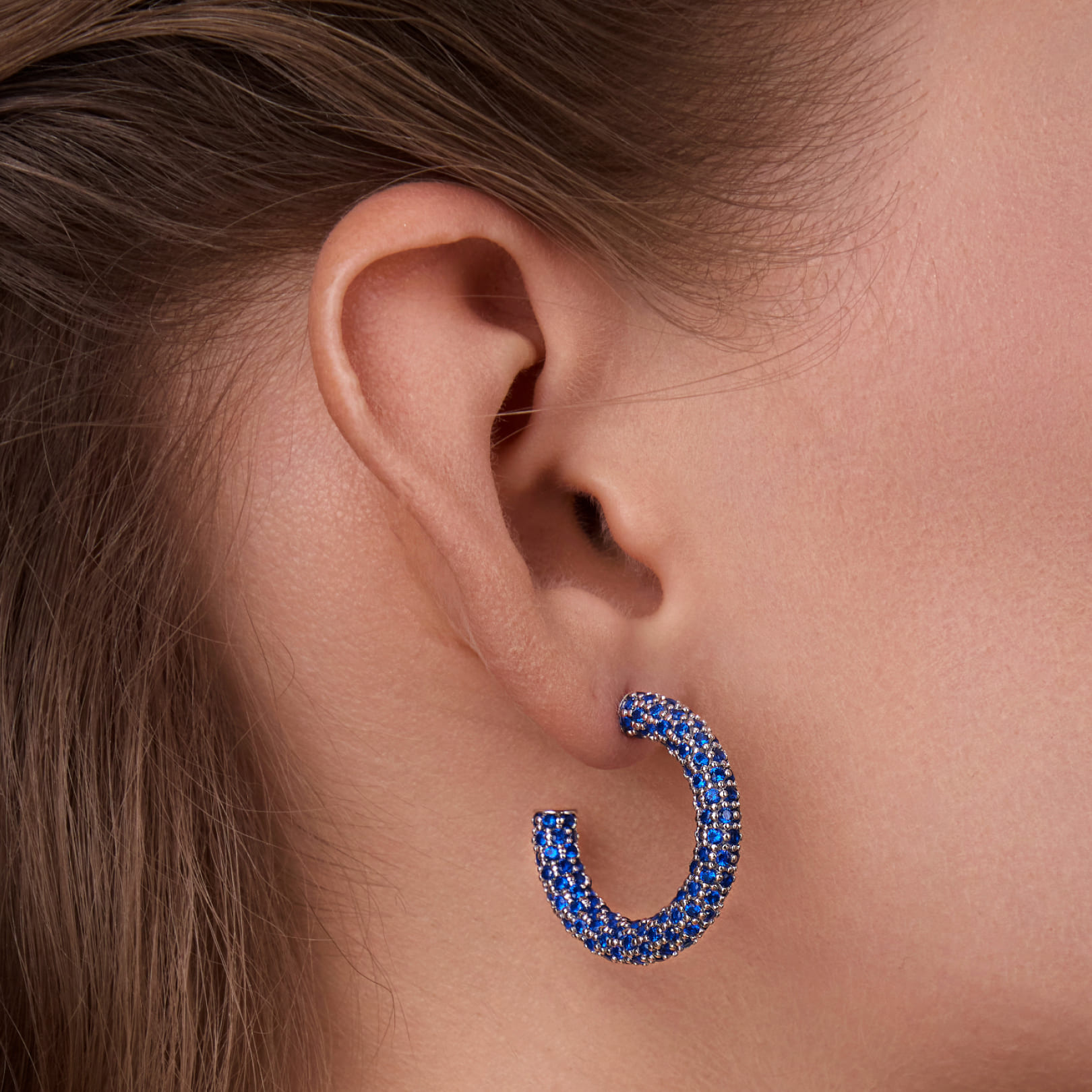 Серебряные серьги со шпинелью