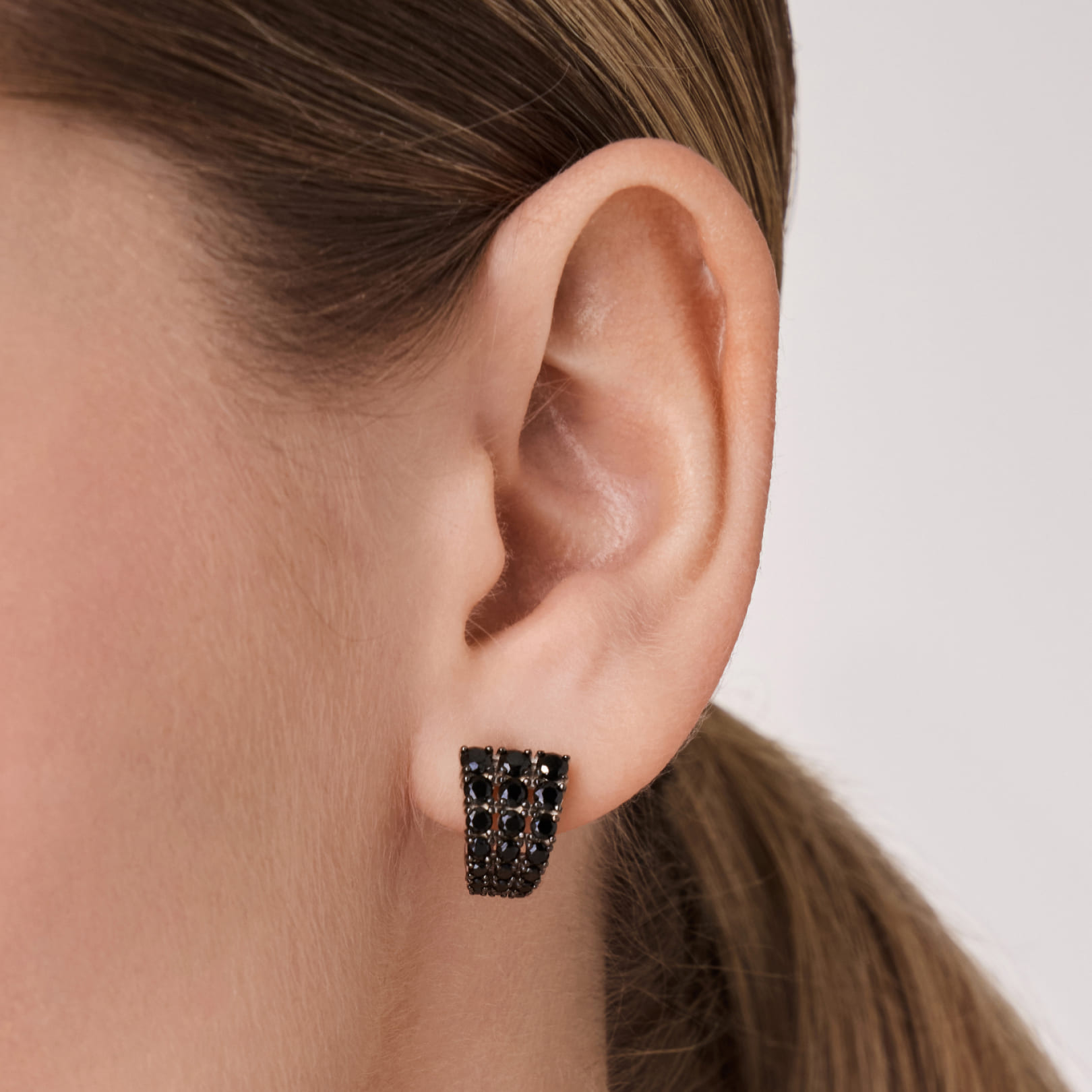 Серебряные серьги со шпинелью