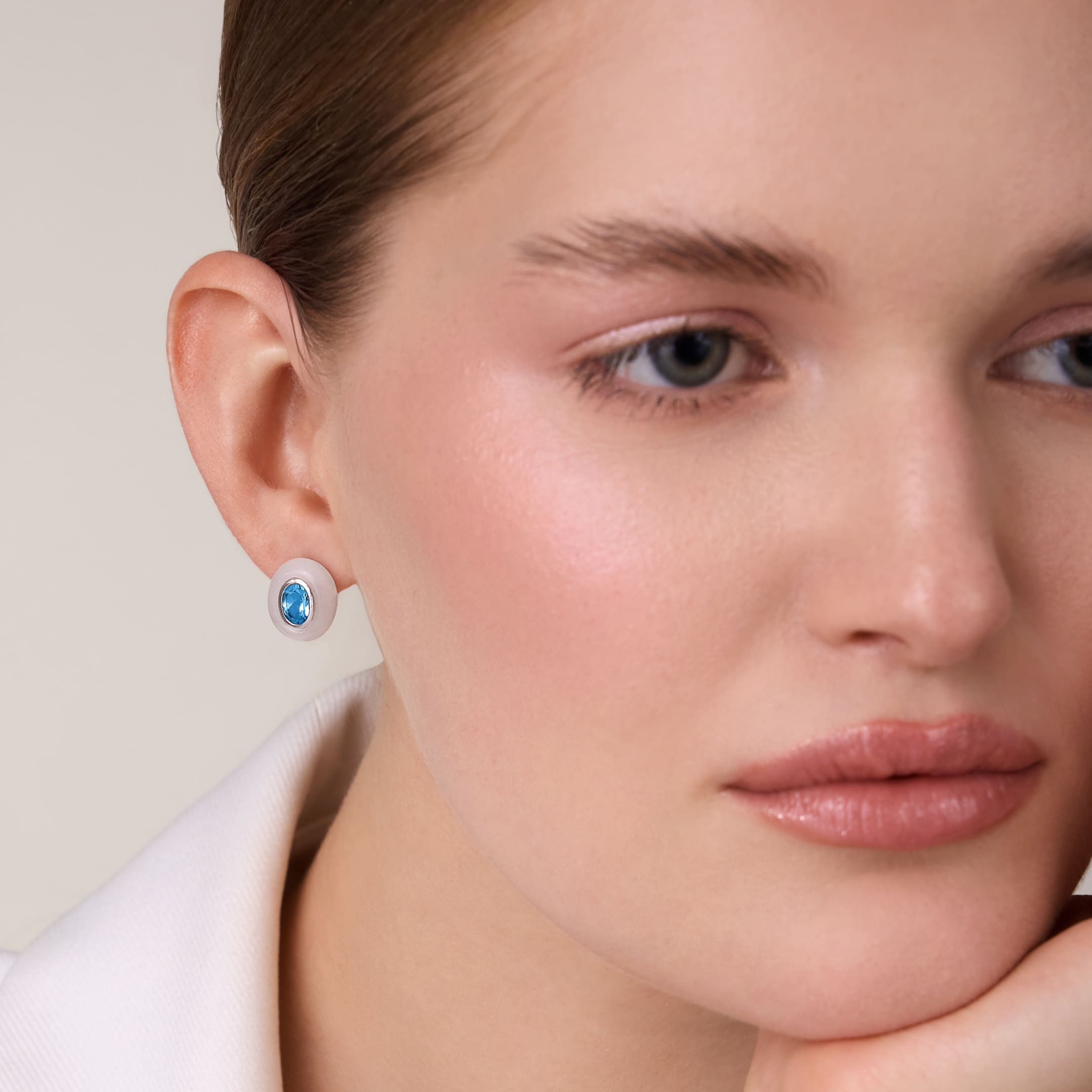 Серебряные серьги-пусеты с топазами