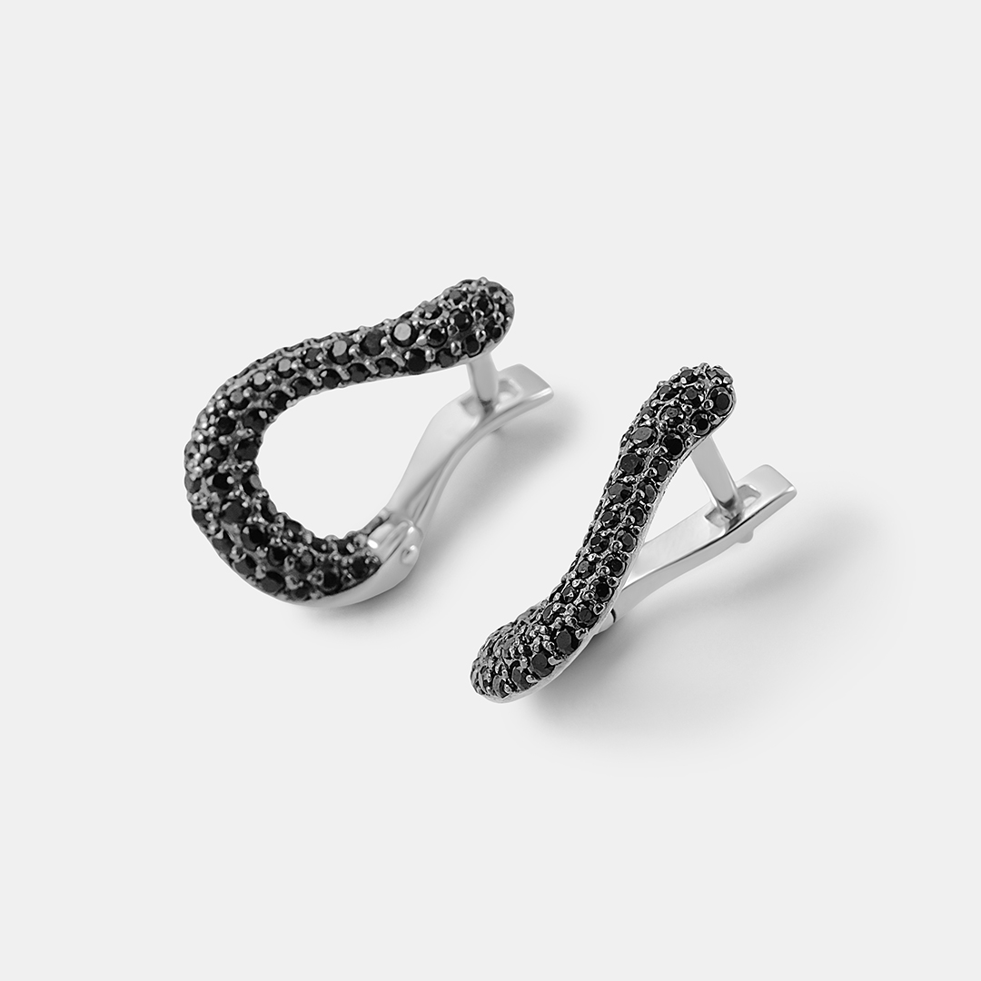 Серебряные серьги со шпинелью