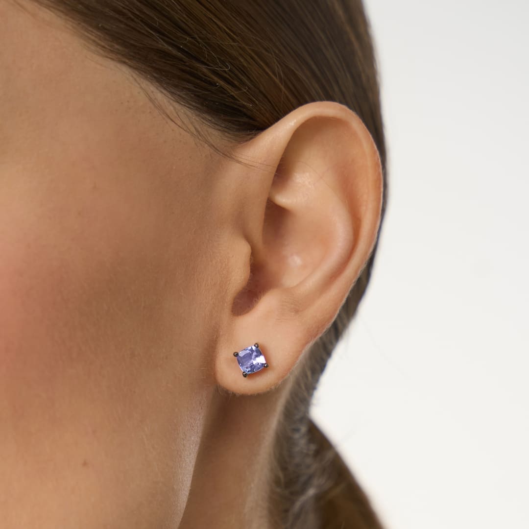 Серебряные серьги-пусеты с танзанитами