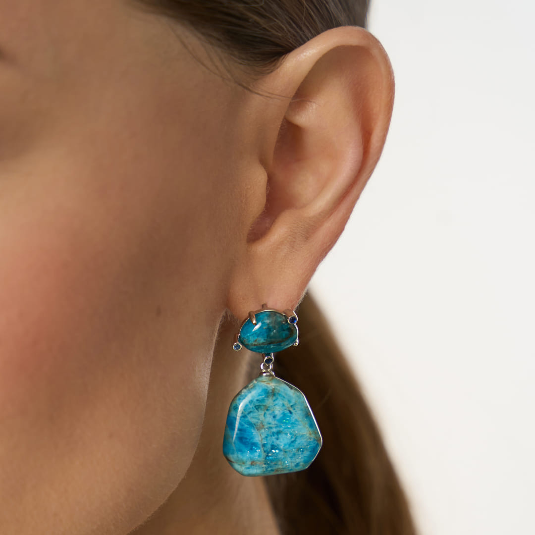 Серебряные серьги с апатитами