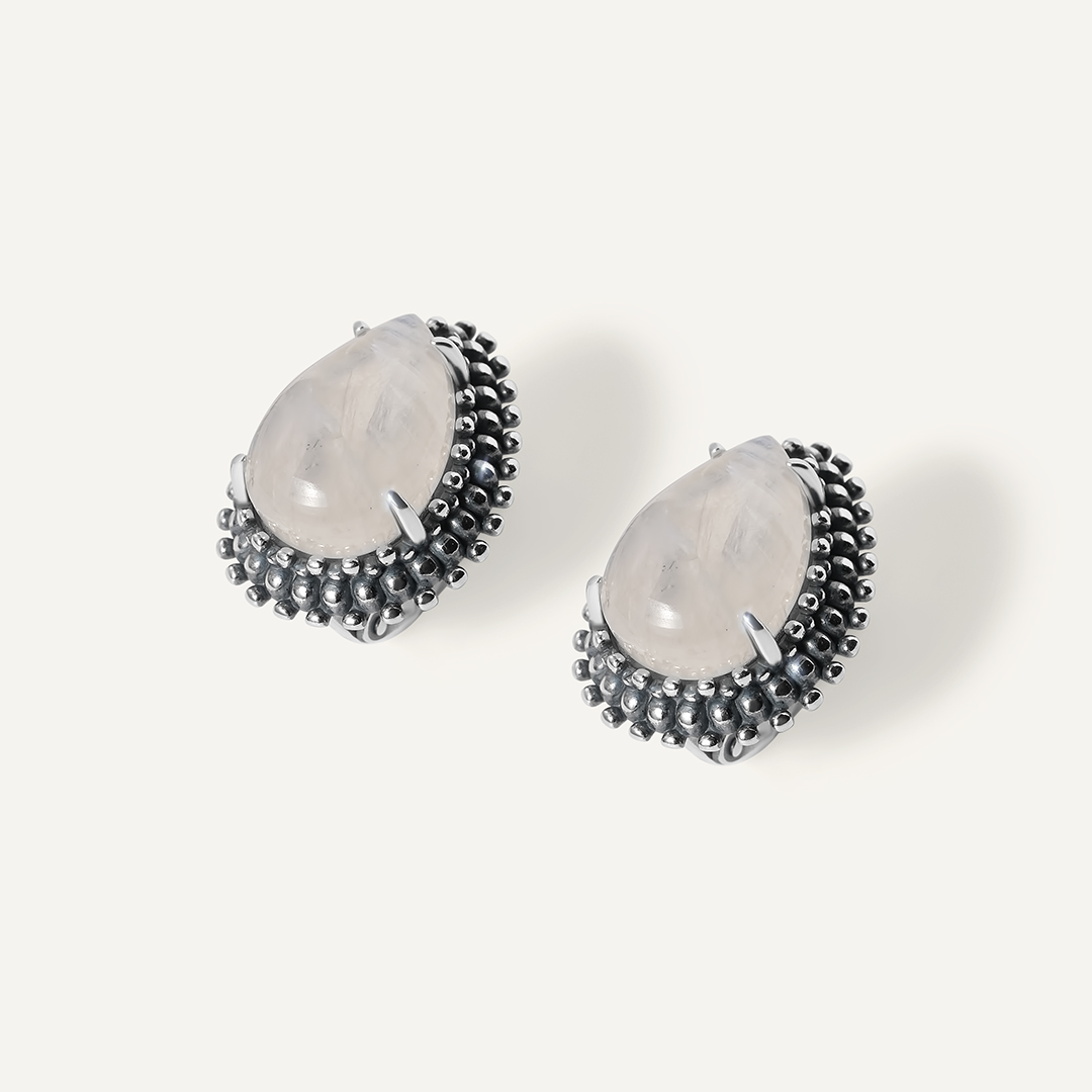 Серебряные серьги с лунными камнями