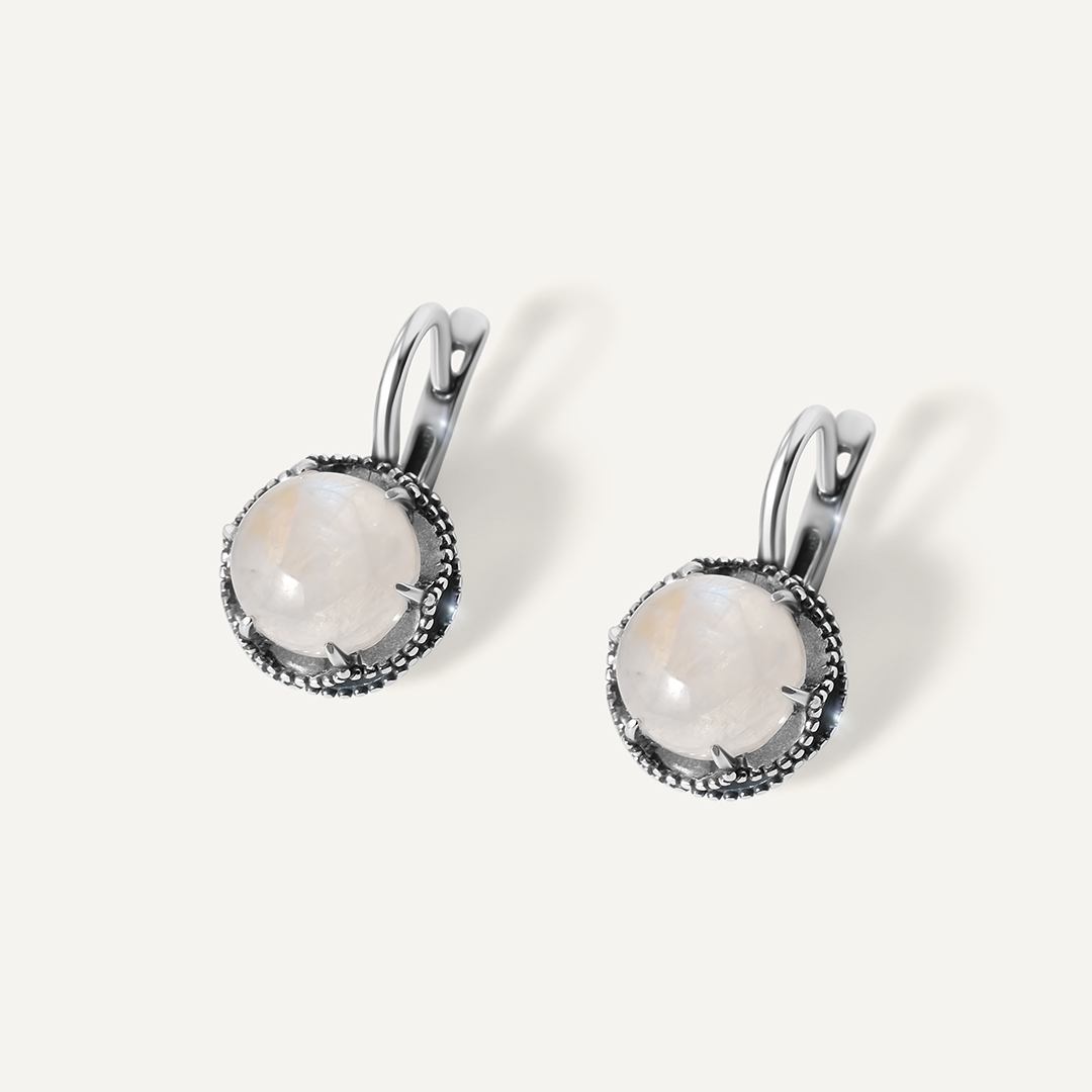 Серебряные серьги с лунными камнями