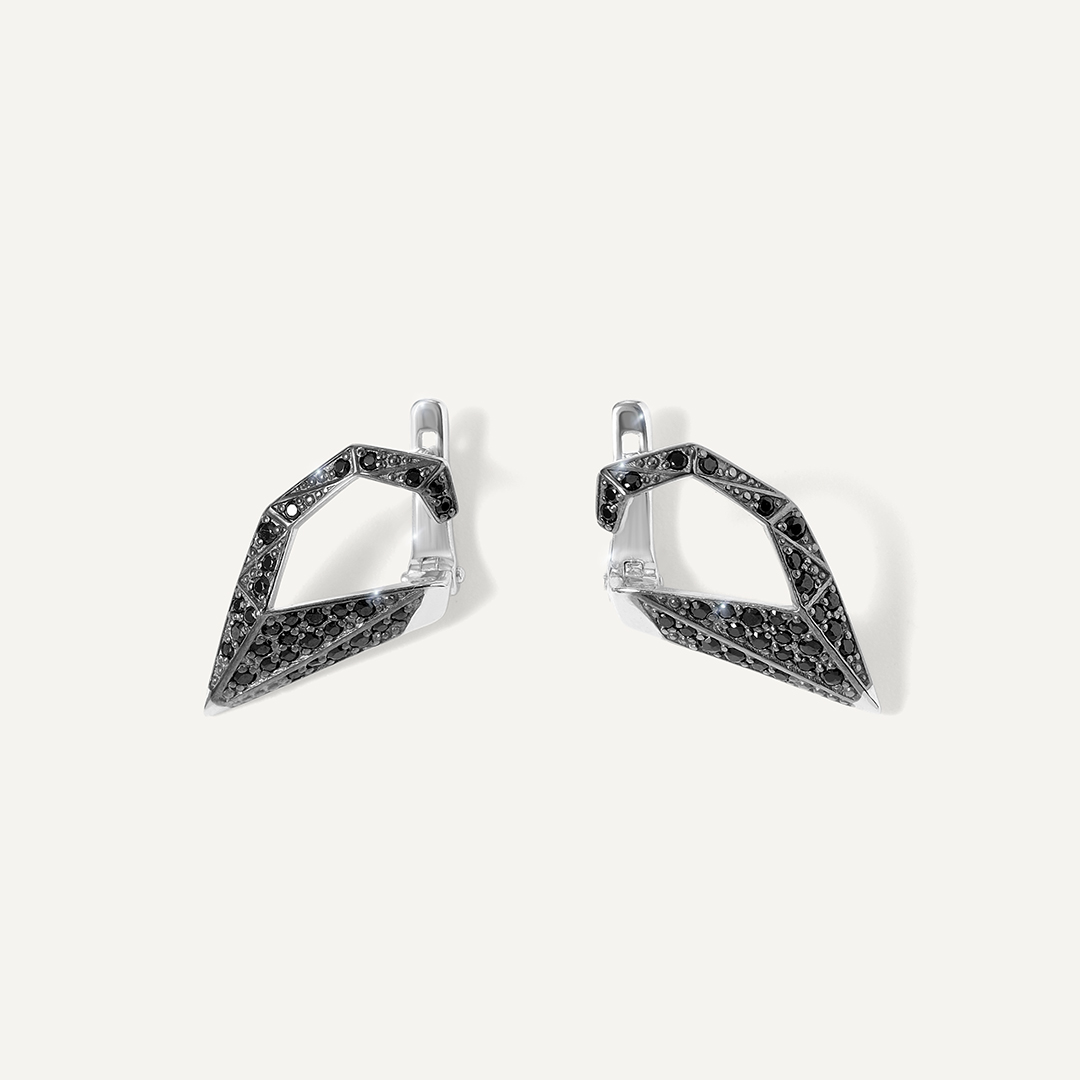 Серебряные серьги со шпинелью