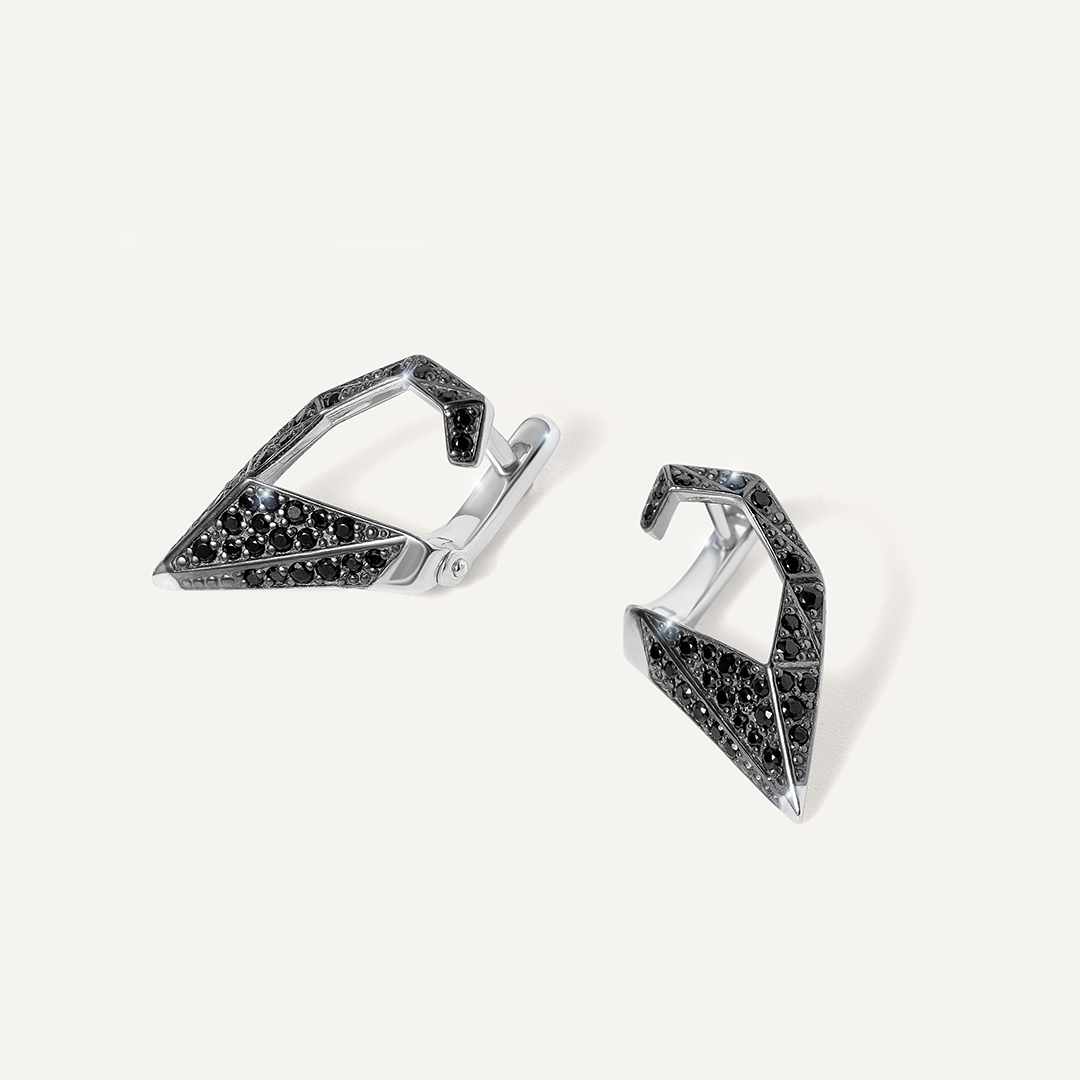 Серебряные серьги со шпинелью