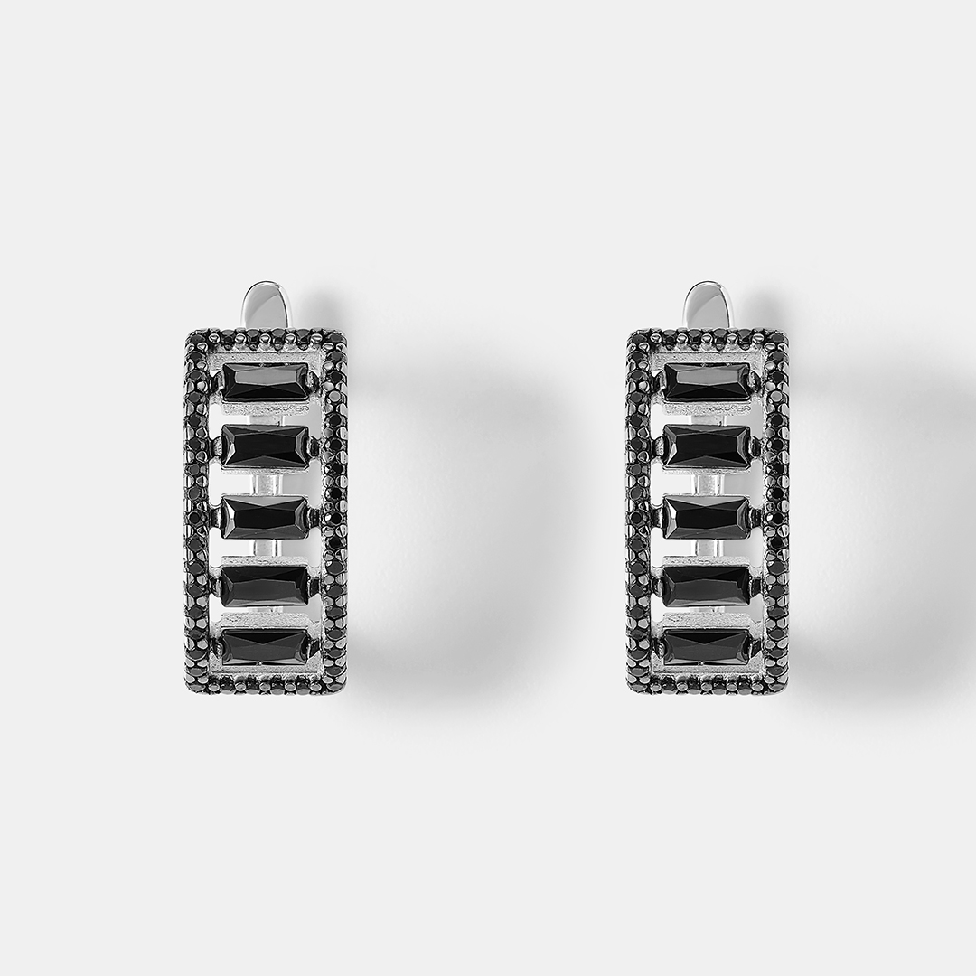 Серебряные серьги со шпинелью