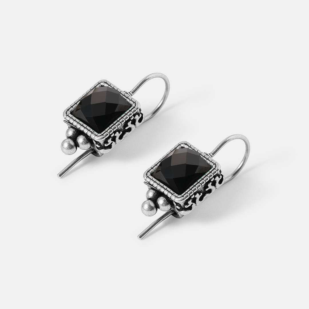 Серебряные серьги с ониксами
