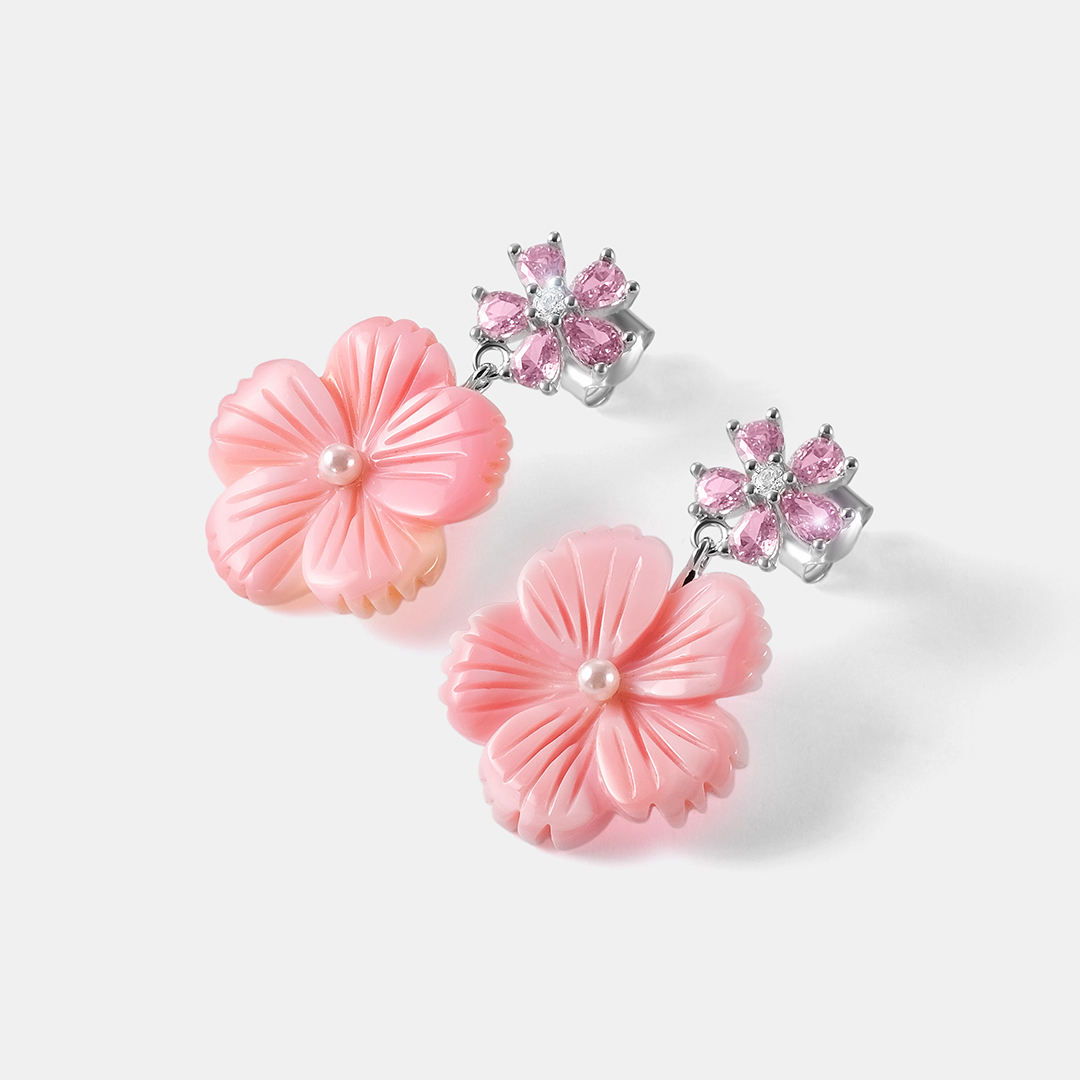 Серебряные серьги-пусеты с кораллами и жемчугом "Цветы"