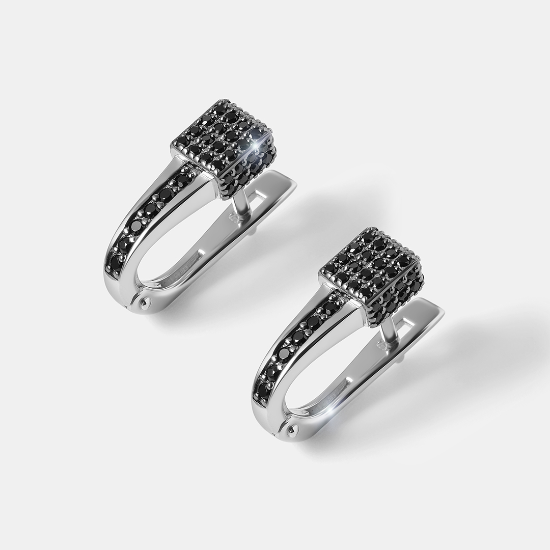 Серебряные серьги со шпинелью