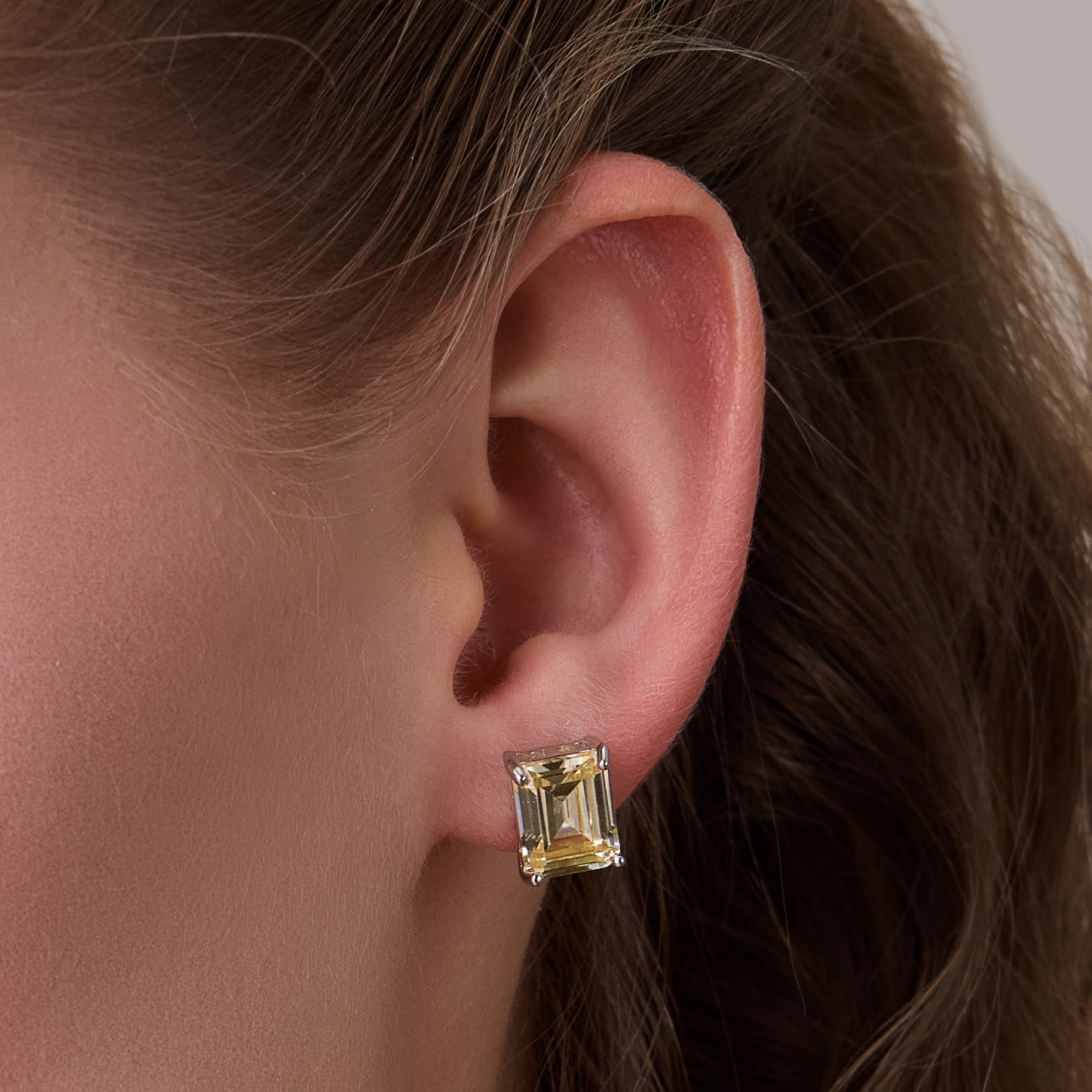 Серебряные серьги-пусеты с желтым кубическим цирконием