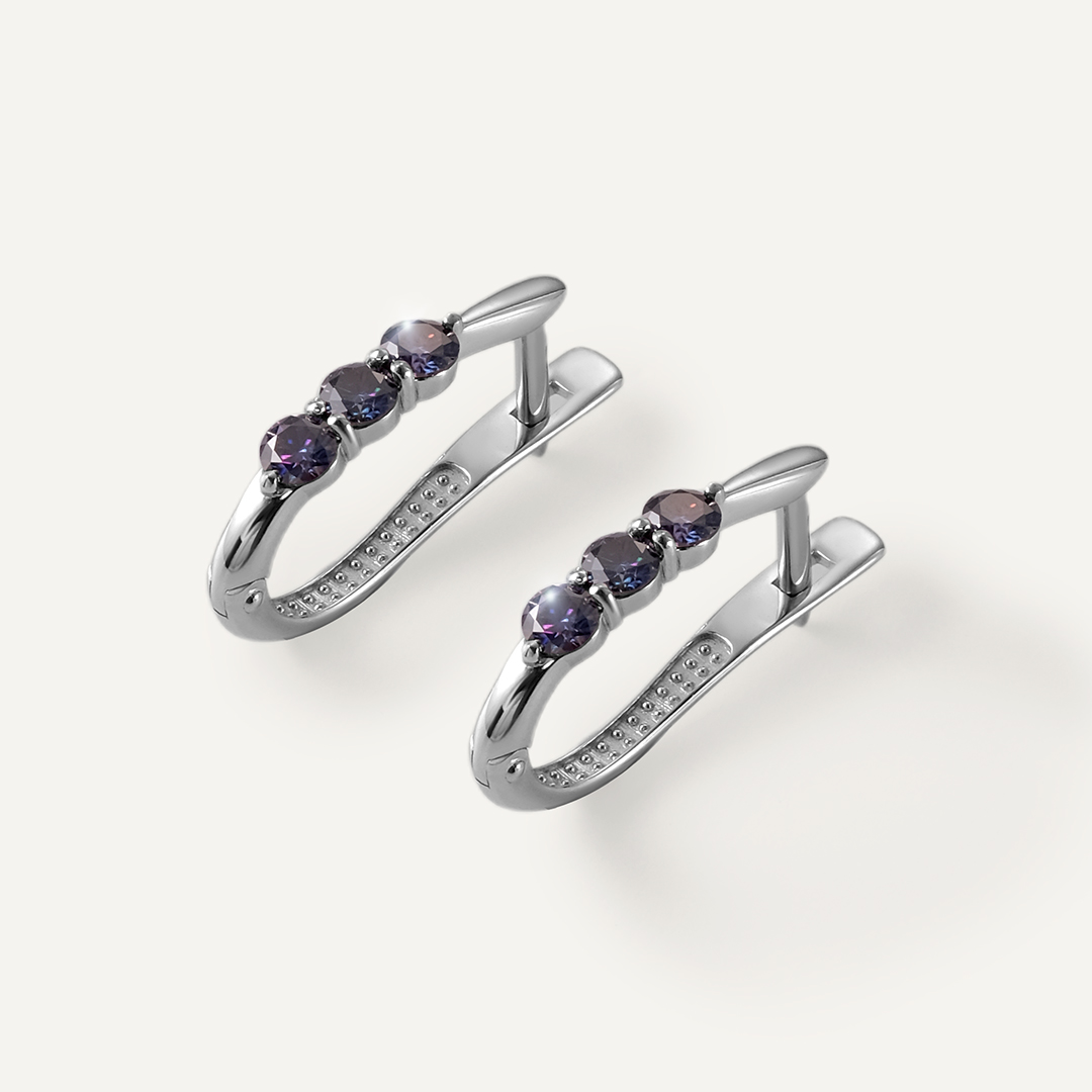 Серебряные серьги с фиолетовыми муассанитами