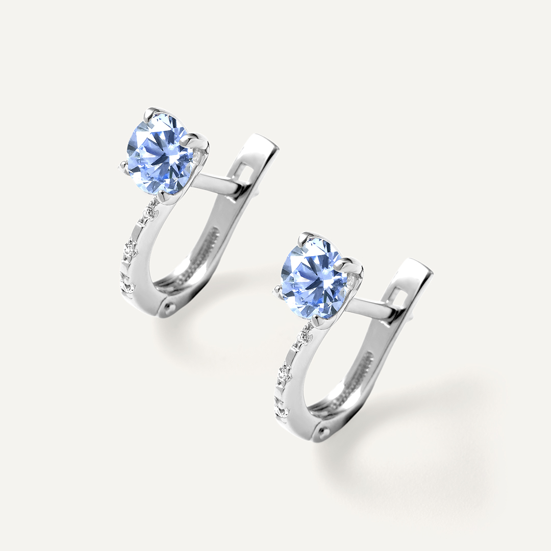 Серебряные серьги с голубыми муассанитами