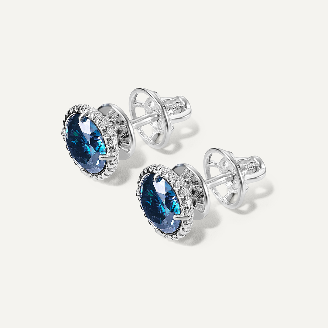 Серебряные серьги-пусеты с синими муассанитами