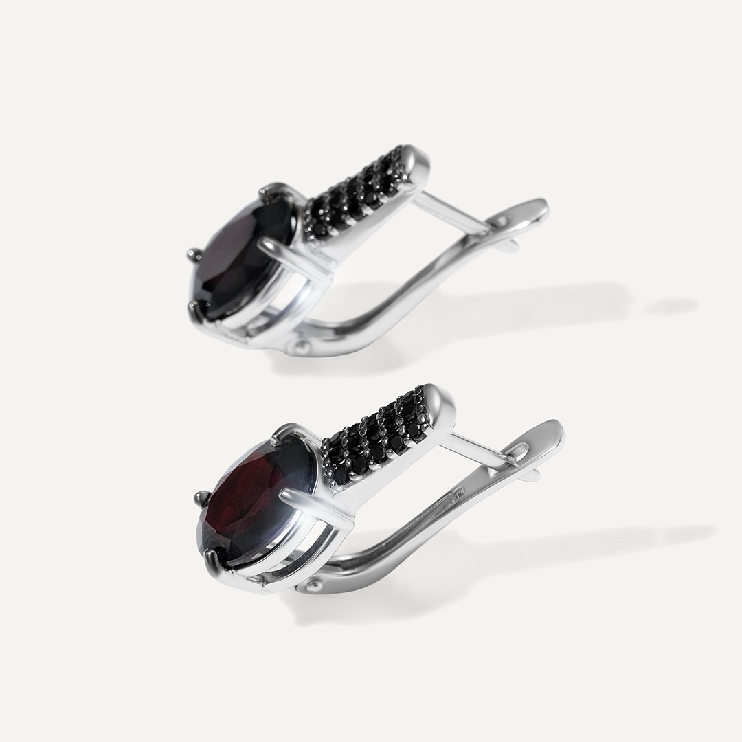 Серебряные серьги с чешскими гранатами