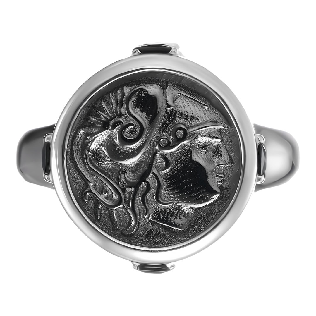 Серебряное кольцо 925 пробы; с чернением; вставки 4 Фианит черный;