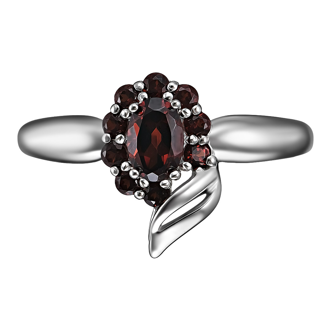 Серебряное кольцо с гранатами
