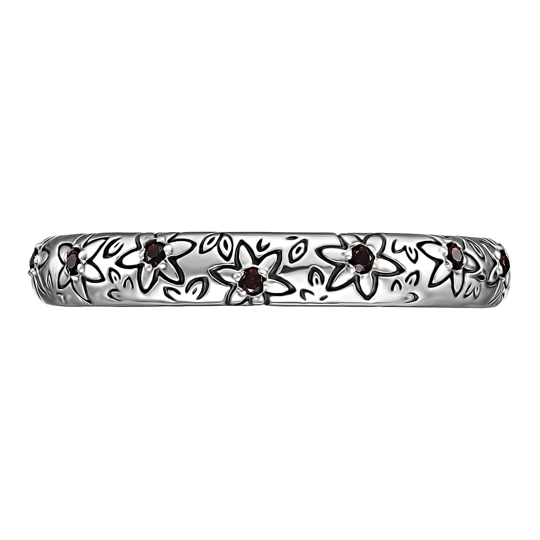 Серебряное кольцо 925 пробы; оксидирование; Благовещенье; вставки 7 Гранат;