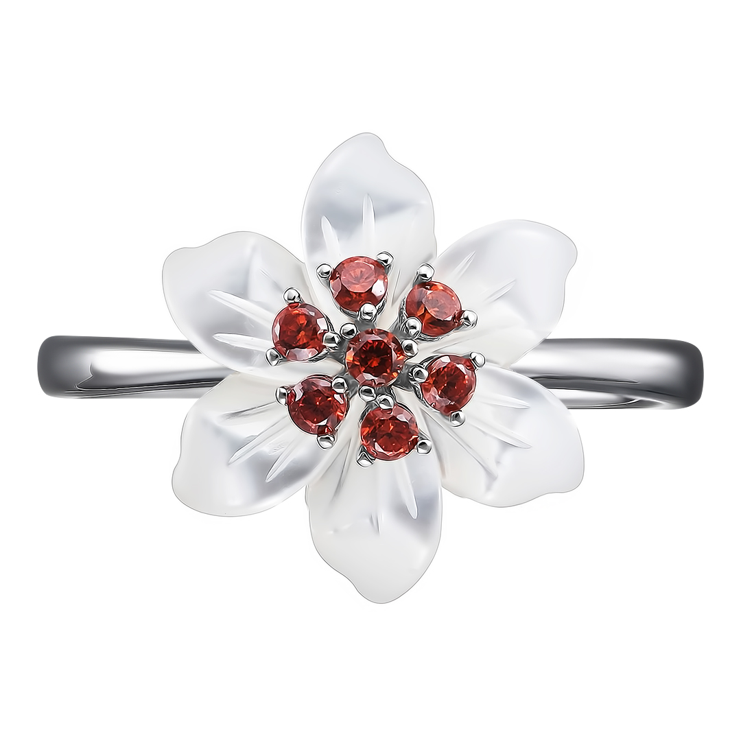 Серебряное кольцо 925 пробы; вставки 1 Перламутр белый; 7 Фианит оранж.;