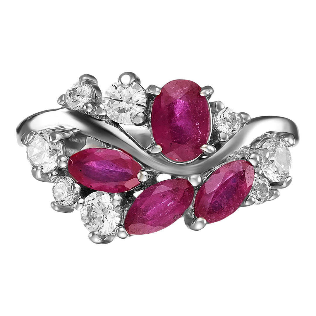 Серебряное кольцо 925 пробы; вставки 1 Рубин 0,75 F/2; 3 Рубин 1,1 F/2; 8 Фианит бесцв.;