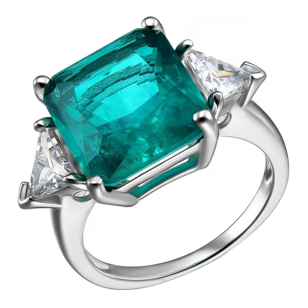 Серебряное кольцо с зеленым фианитом