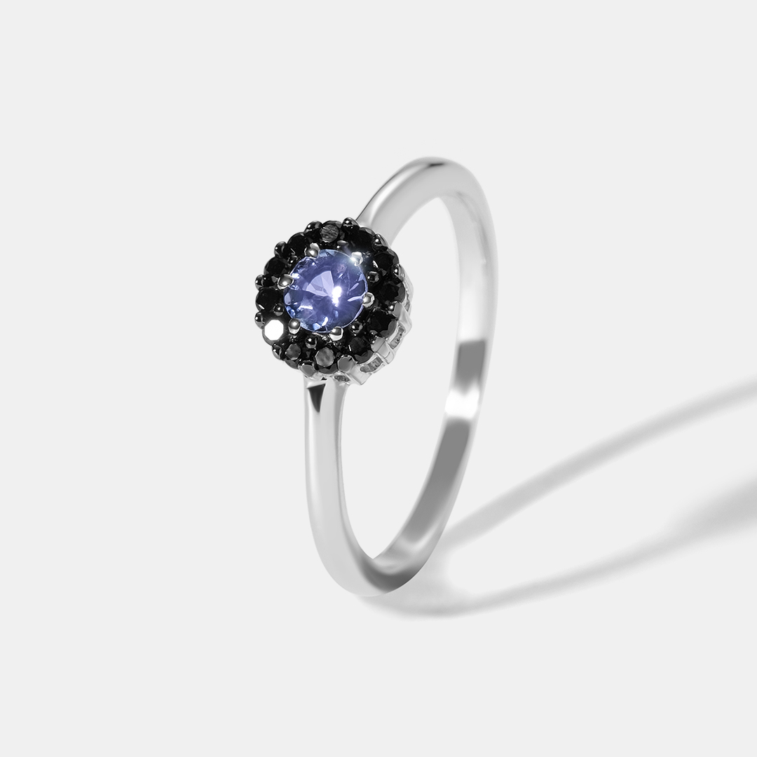 Серебряное кольцо с танзанитом